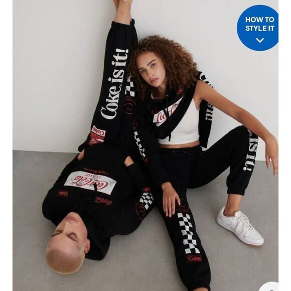 Aeropostale Coca Cola Classic Pullover Hoodie & Joggers Set - Picture 7 of 8